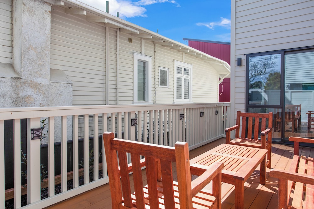 Central Oasis Townhouse with Parking photo 4