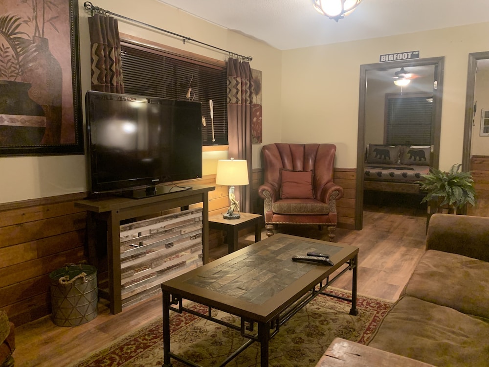 Woodwose Cabin - Adventures Now view 4