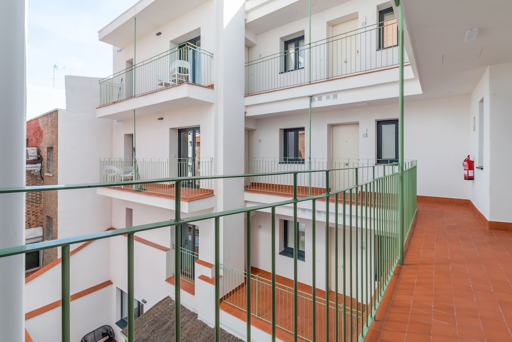 Double Castilla 2BR Home Near Castellana Avenue