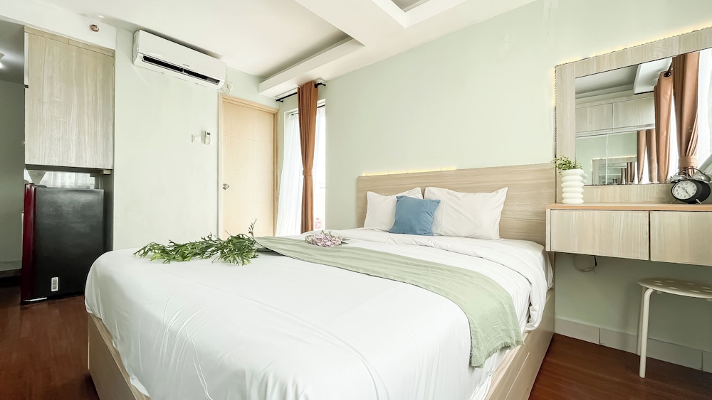 Minimalist And Homey Studio Apartment Amethyst