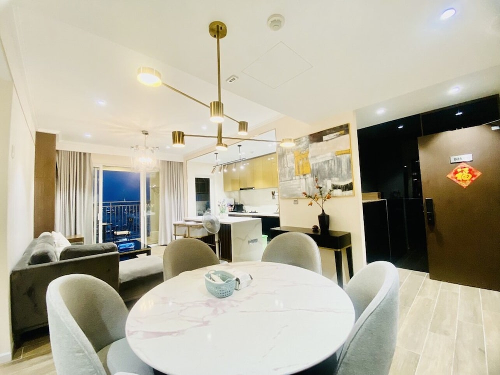 Sunrise City Alm's Luxury Apartment