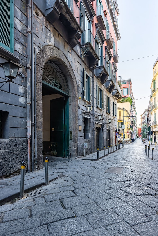 Bisignano 11 in Naples