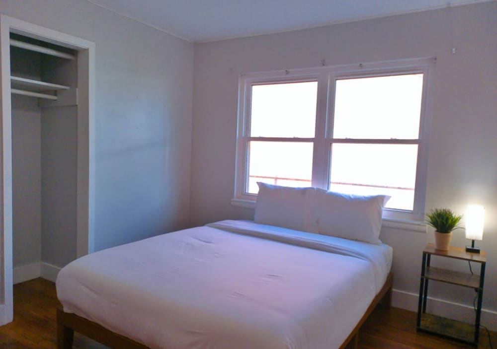 Cozy 3BR Retreat w Office