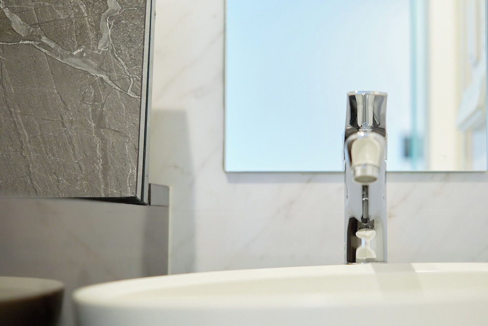 The under suite residence Ikebukuro by Tranova