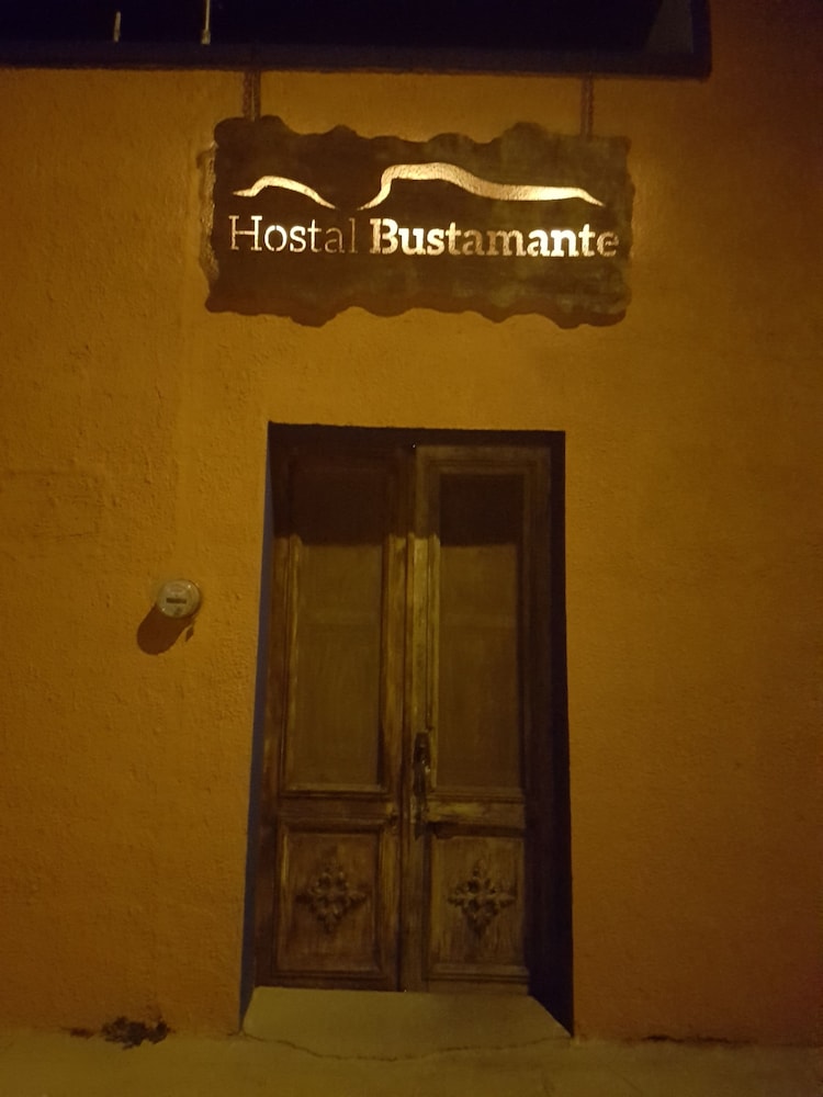 Hostal Bustamante - Hostel