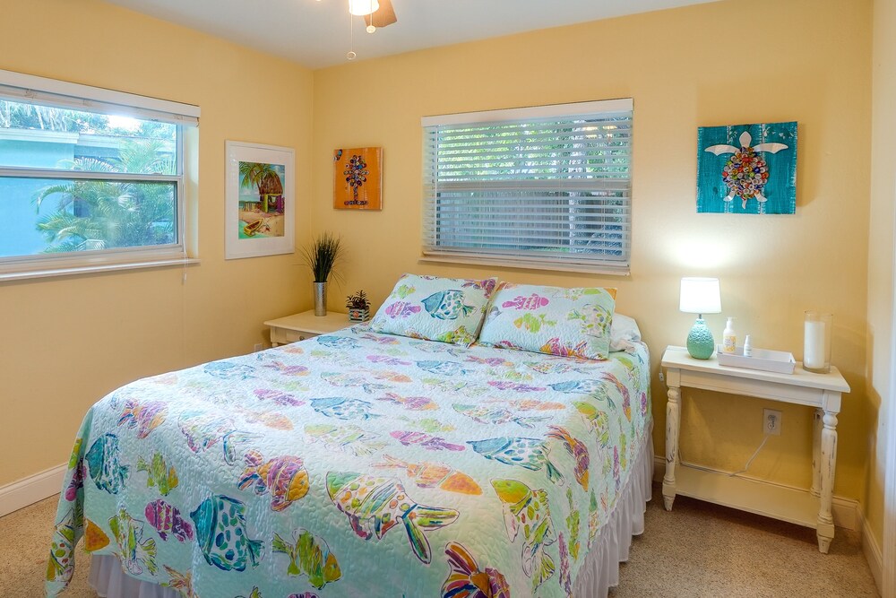 Breezy Florida Retreat w/ Patio, Grill & Fire Pit! view 4