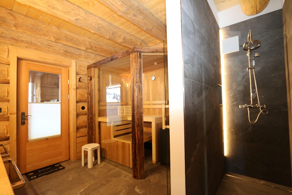 Chalet in Wildkogel With Ski-in/ski-out