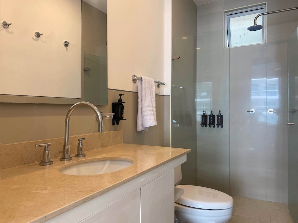 w Impeccable 2BR w Charming Balcony in CTG