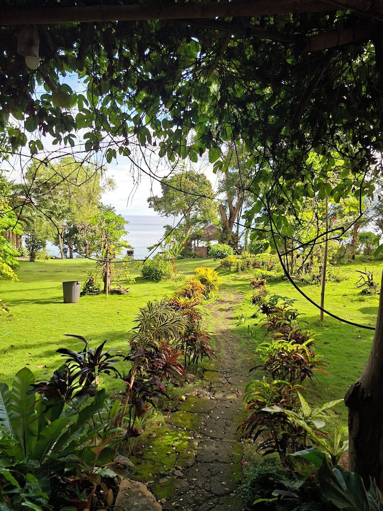 Bohol-Lahoy Dive & Beach Resort