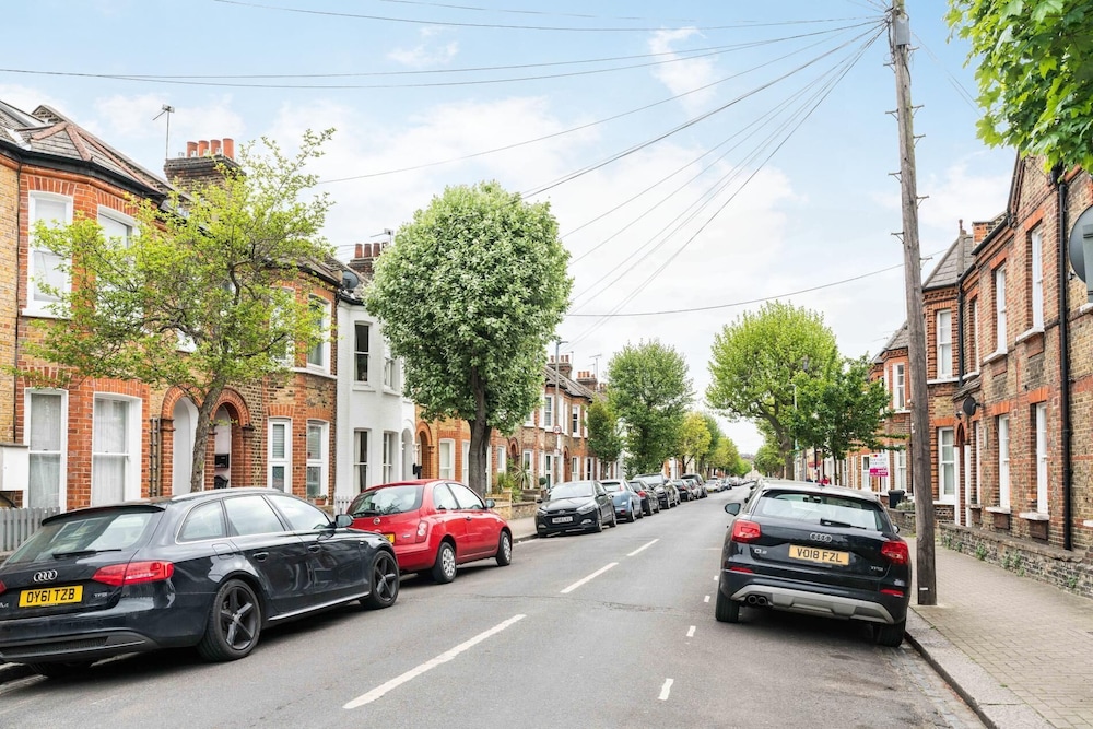 NEW Bright and Airy 1BD Flat nr Battersea Park