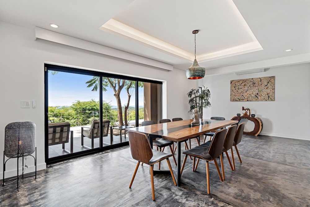 Luxury 5BR Oceanview Villa with Infinity Pool, King Beds, and Sunset Views Over Playa Prieta