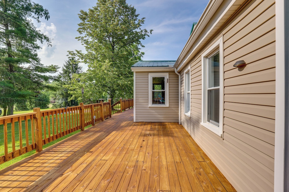 Pet-friendly Seneca Lake Home w/ Private Deck view 3
