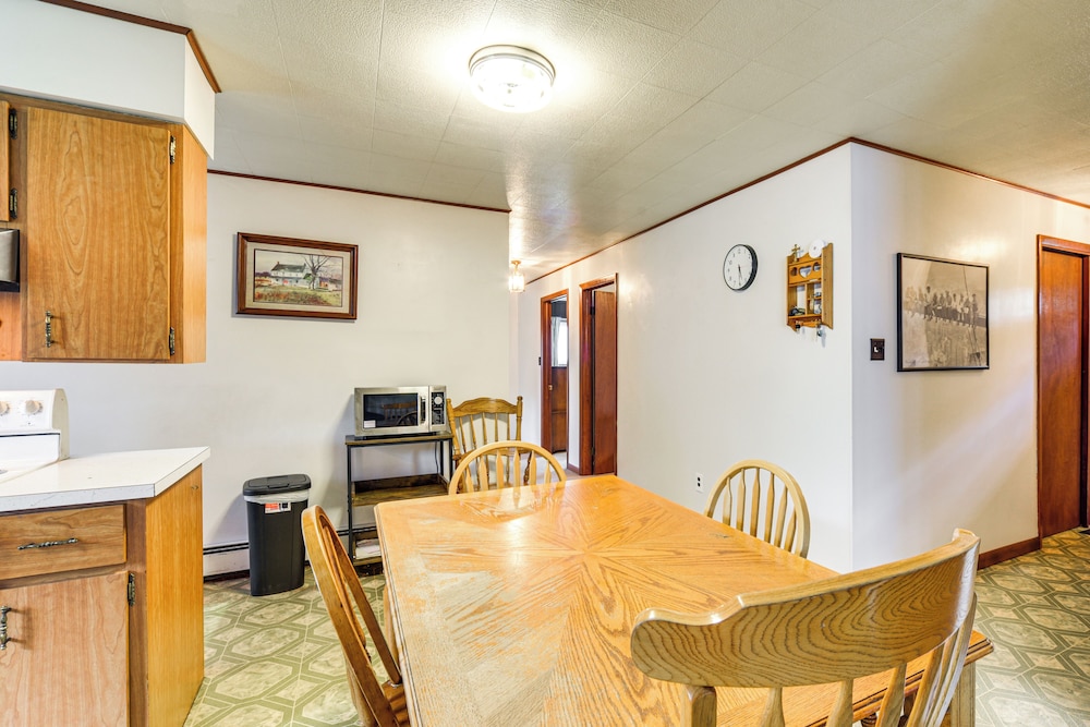 Fisher's Retreat: Hayward Home, Near ATV Trails!