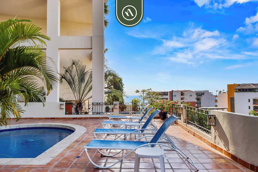 Mexican 2 BR Condo - Private Pool - Romantic Zone