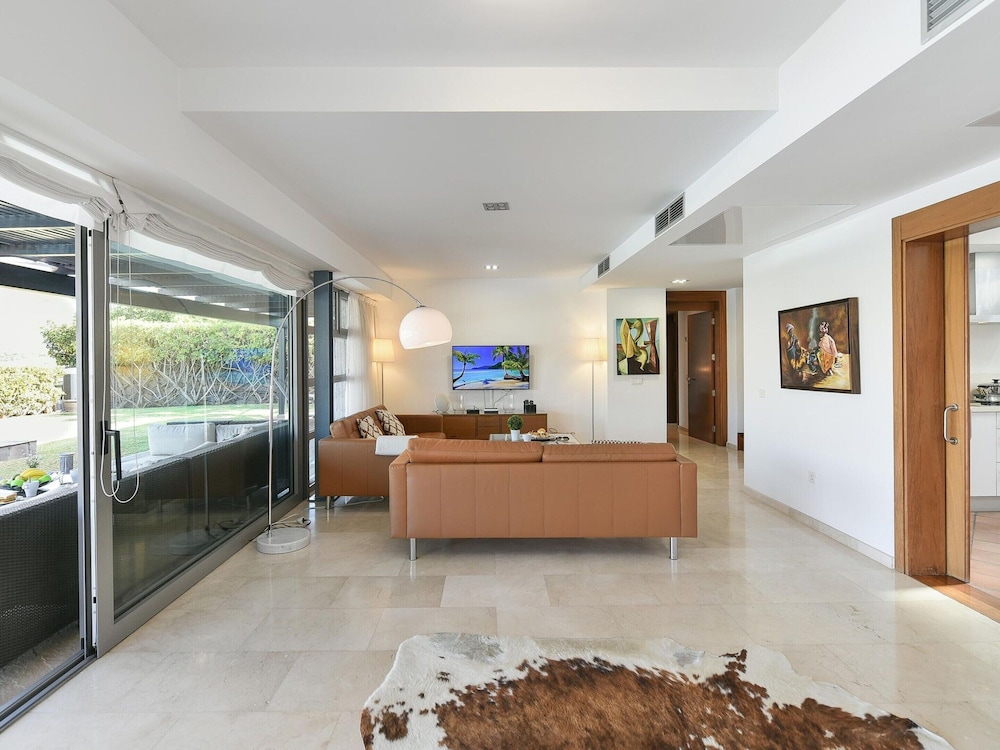 Villa With Private Pool in the Golf Resort