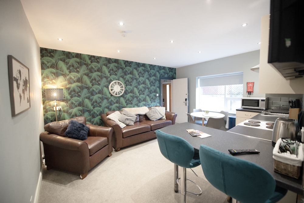 Southport Vacations - The Stamford Apartment - Property Image 1