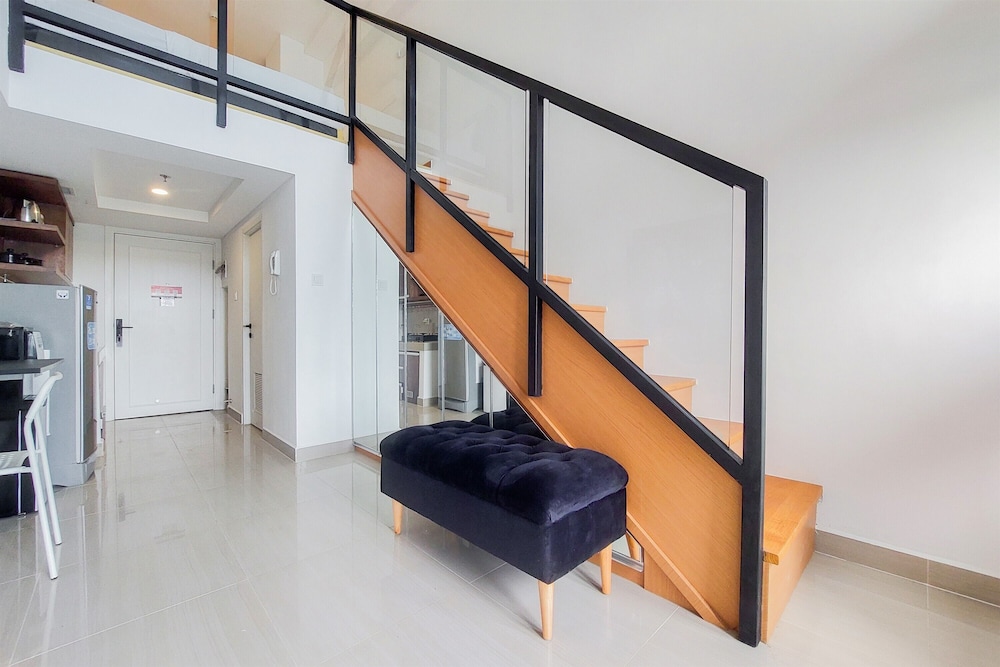 Good Deal And Comfortable Studio Loft At Kingland Avenue Apartment