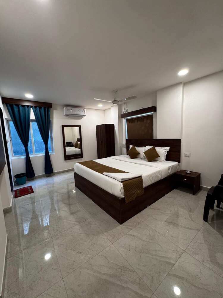 Hotel Royal Bliss