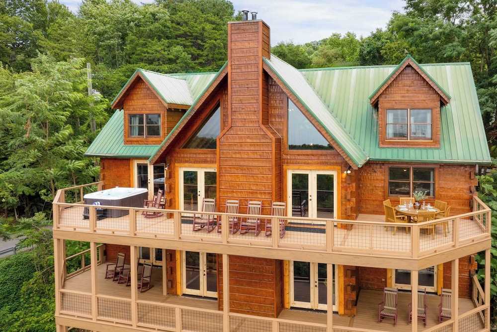 Sleeps 26, 2 Homes Theater Room, Game Room, Hot Tub, Smoky Mountain Views