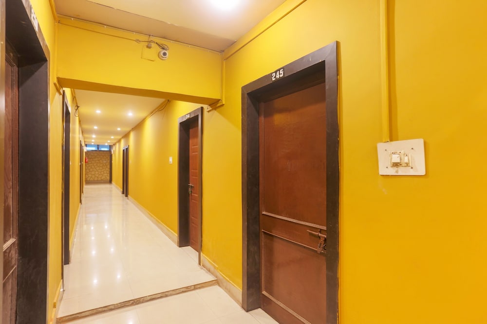 OYO 48884 Hotel Trishakti view 2