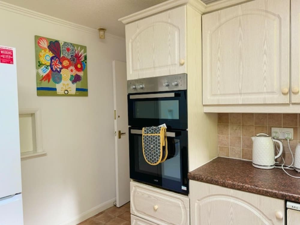 Bungalow - Sleeps 6 - Garden - Wheelchair Access