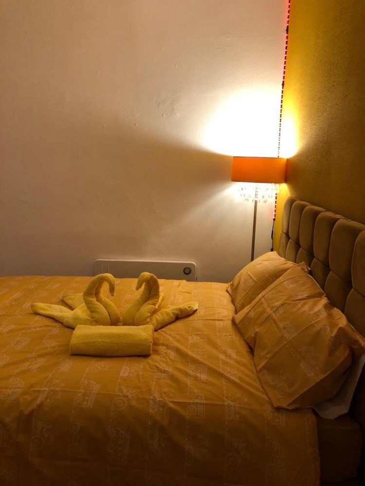 Lindas Holiday Apartment 2 view 4