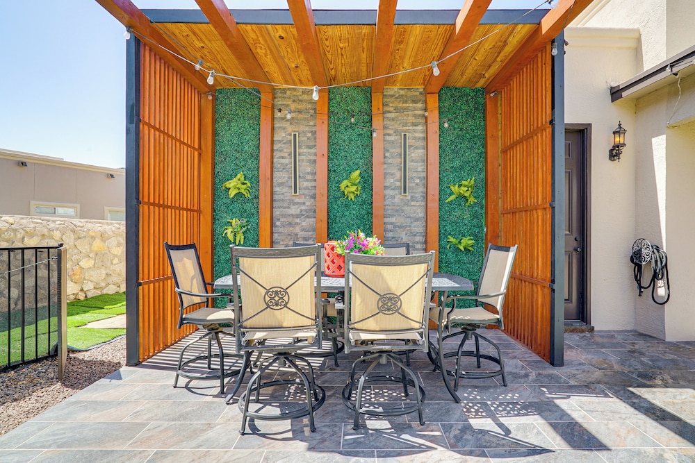 Family-friendly El Paso Home: Hike, Shop & Explore
