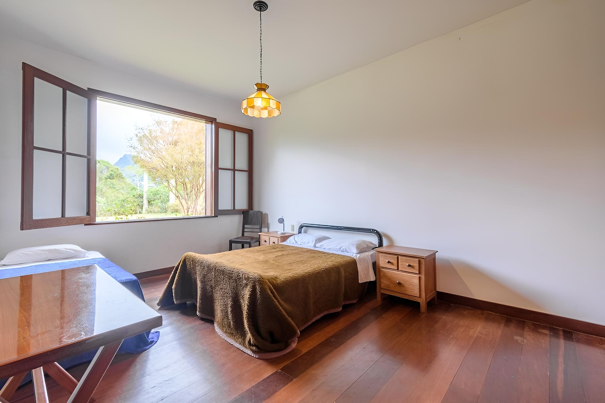 Maravilhoso sítio com vista pra montanha