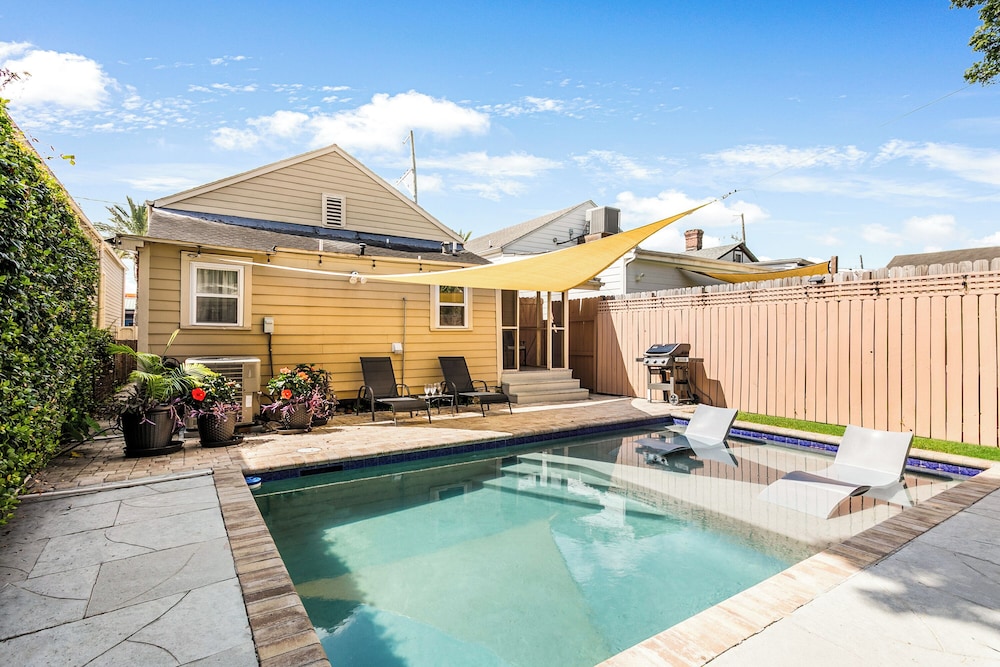 Spacious Retreat with private Pool