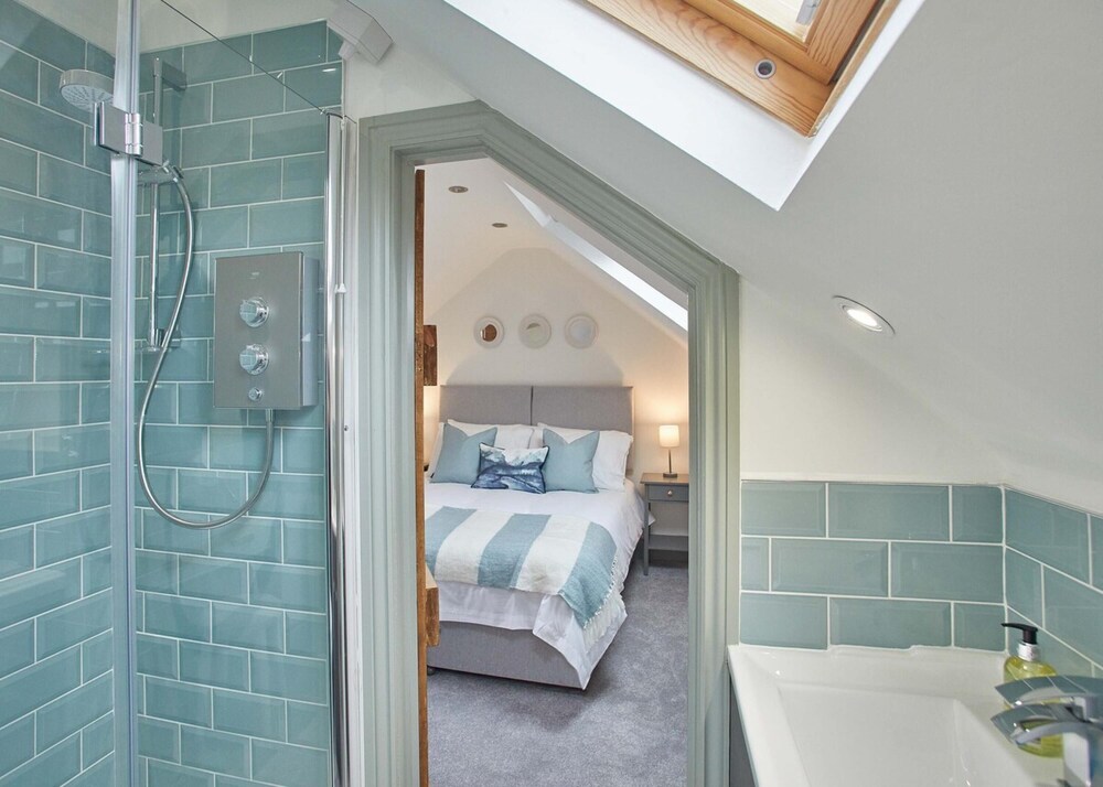 Host Stay Threadneedle Cottage