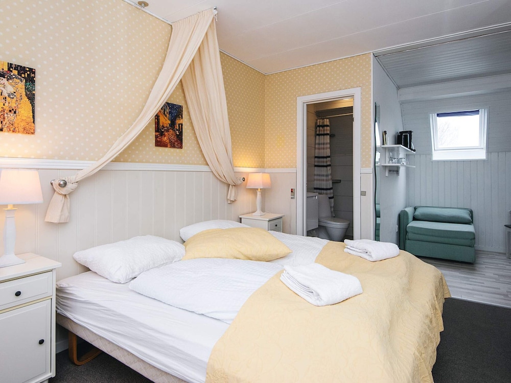6 Person Holiday Park Home in Romo