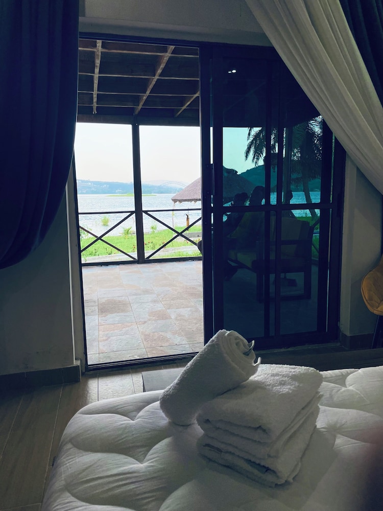 Platinum Blue Island Resort