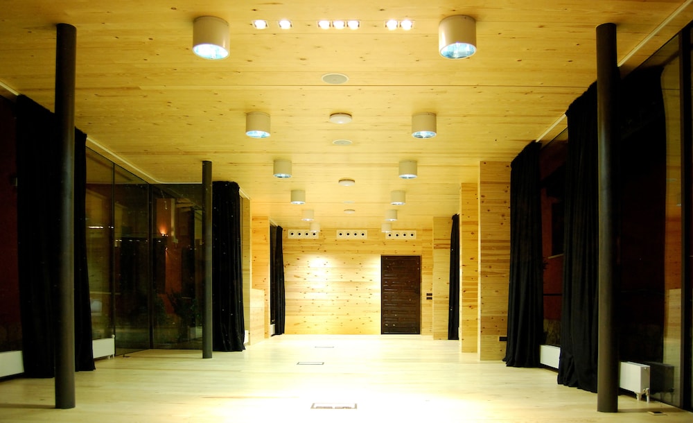 meeting & event spaces