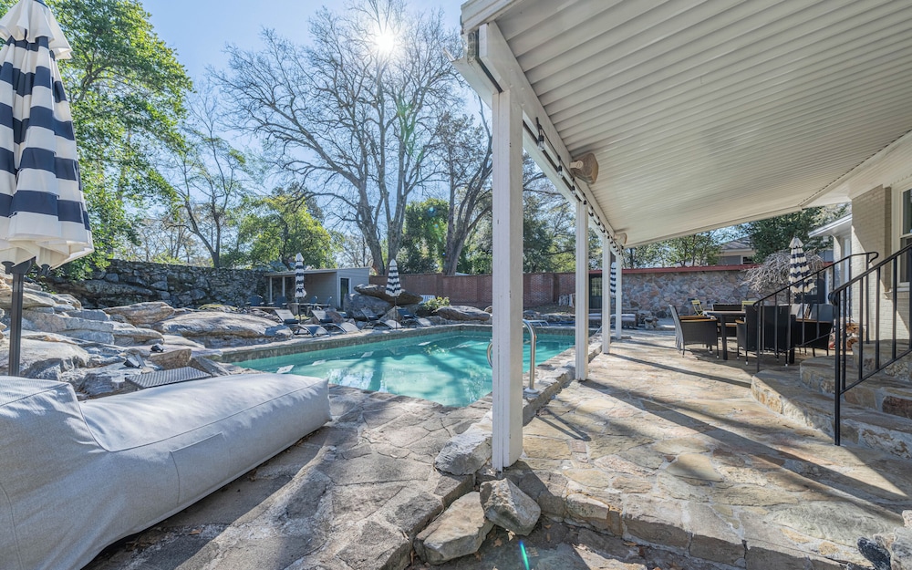 Charming Columbus Retreat 3BR Pool&Games