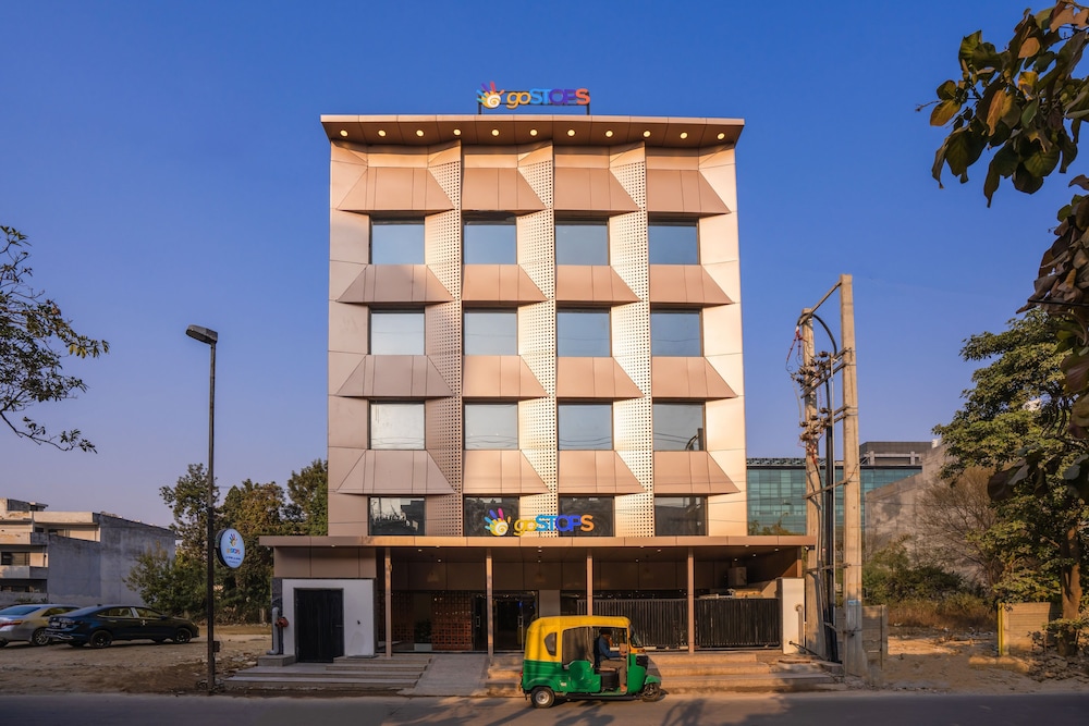 goSTOPS PLUS Gurugram, Baani Square