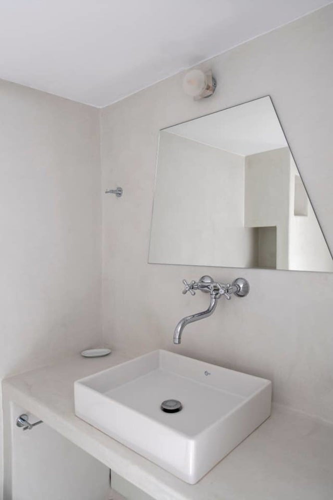 Parikia s Crossroad 3 Bedroom House view 4