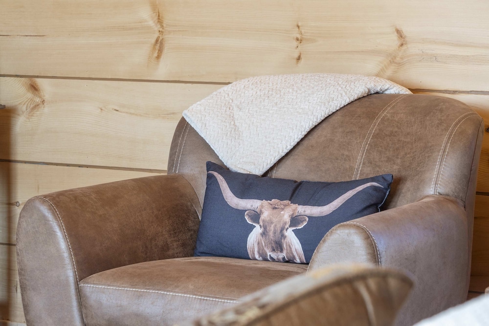 Elk Lodge Cabin for 4!