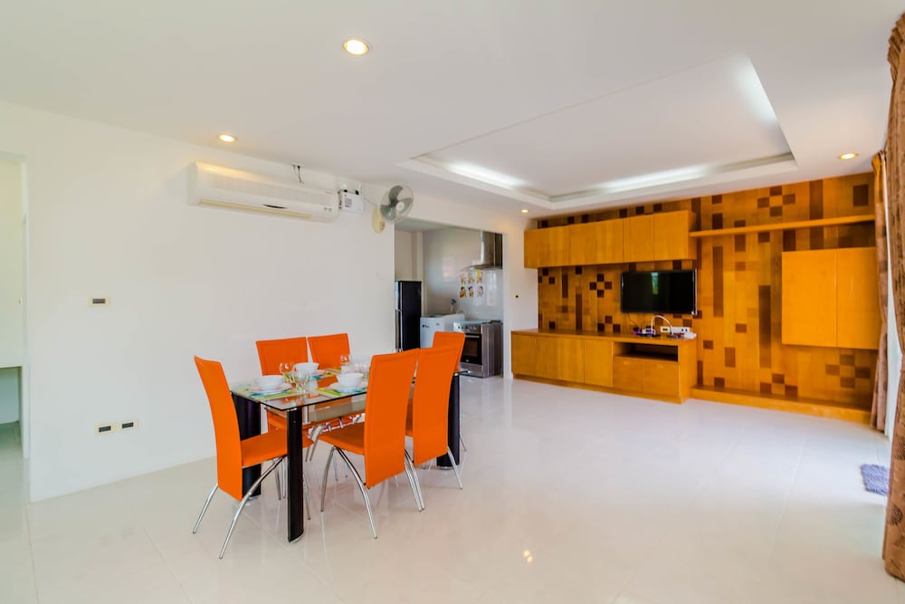 Chalong Hill Tropical Garden Homes