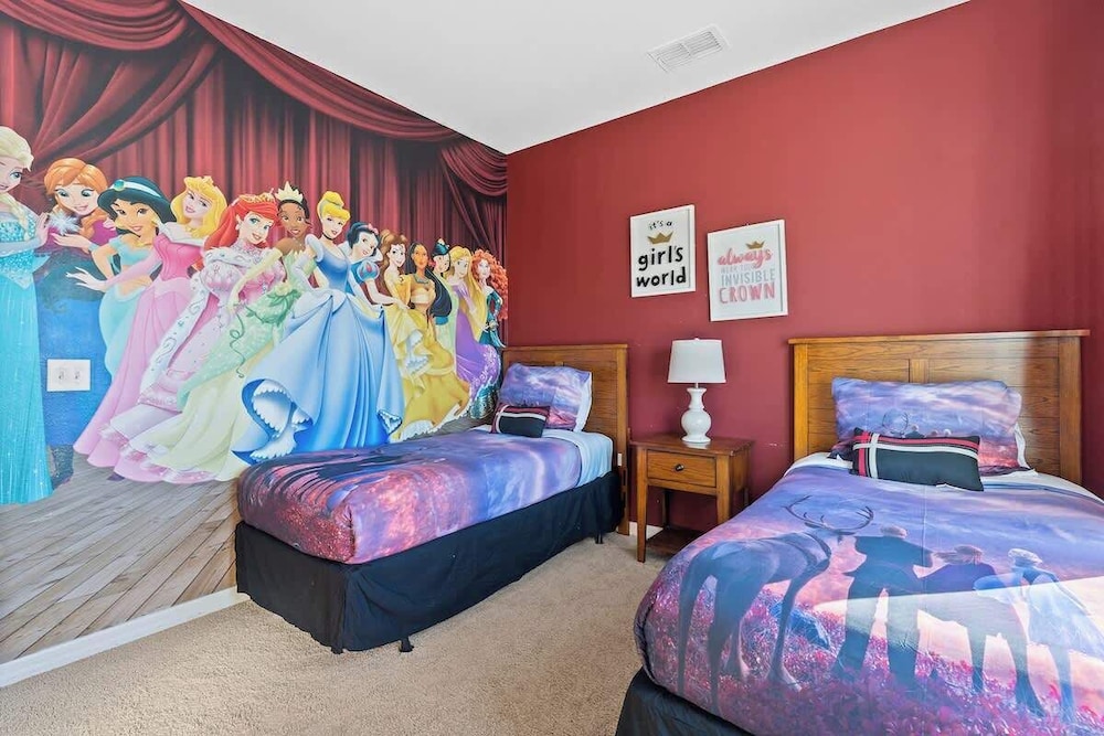 Cozy 4BR Retreat Near Orlando Attractions