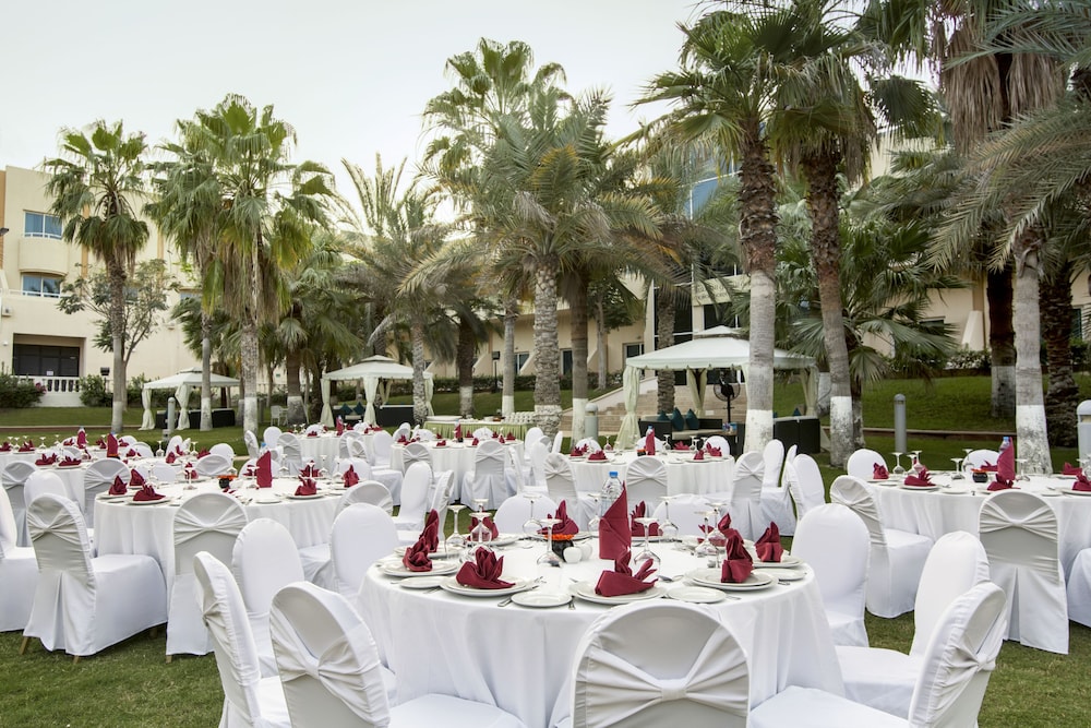 Abu Dhabi Vacations - Metropolitan Al Mafraq Hotel - Property Image 72