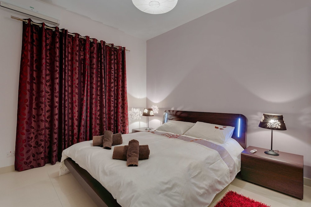 Luxury Apartment, Prime Location in St Julians photo 3