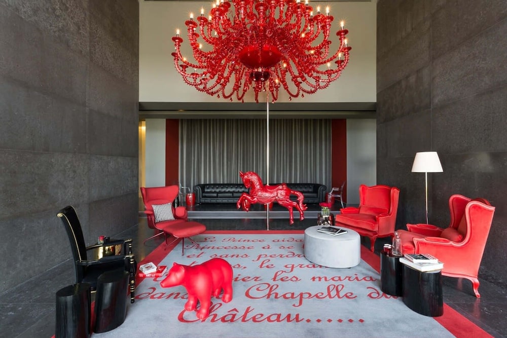 w Prestigious 1BR w Fantastic Balcony in YOO