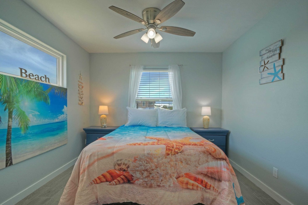 Port A Getaway Games, Grill, Close to Beach Sandy Feet Retreat by Avantstay