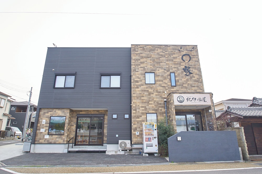 MARUYA Private Condominium