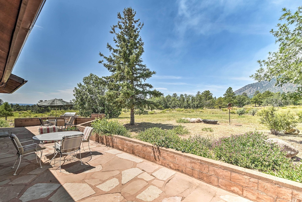 Lovely Flagstaff Home w/ BBQ & Mountain Views!