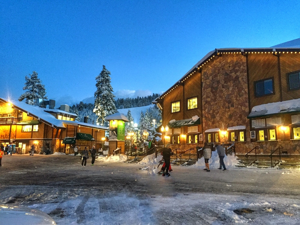 Hotel The Green Tea Cabin - Image 1