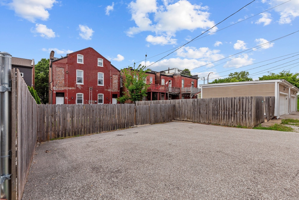 St Louis Vacations - Alluring City Escape Right JZ Vacation Rentals - Property Image 8