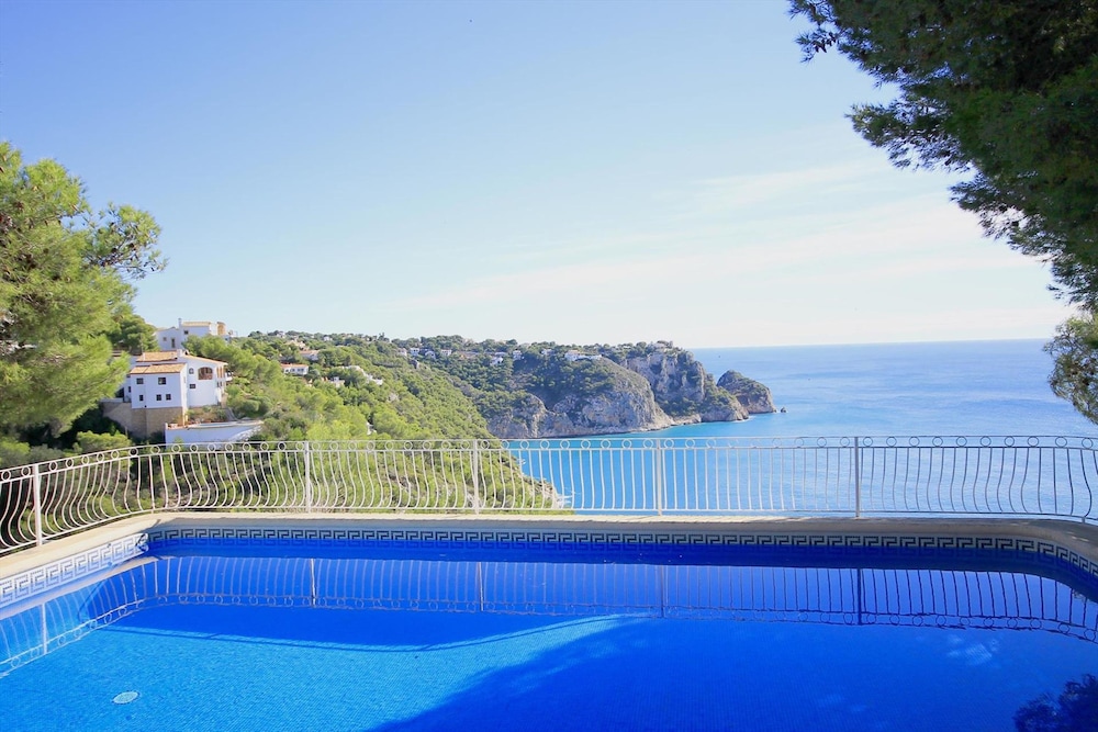 Maria 10 in J vea With 5 Bedrooms and 3 Bathrooms