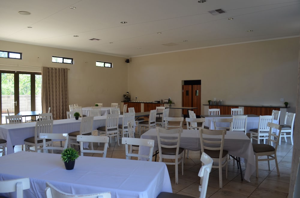 Manor Hills Guest Lodge