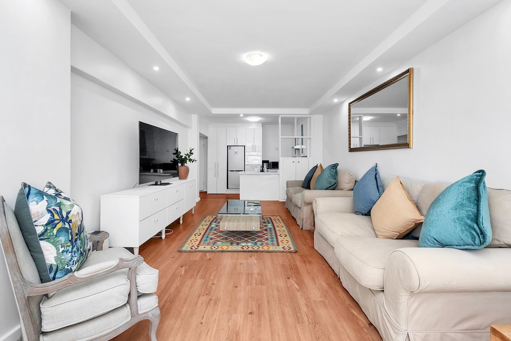 2bed Central Apartment in Cape Town Atlantic Point